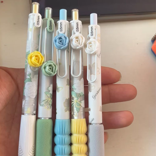 文具,全新,黑色中性笔,8元1盒5支笔 文具,全新,黑色中性笔,8元1盒5支笔